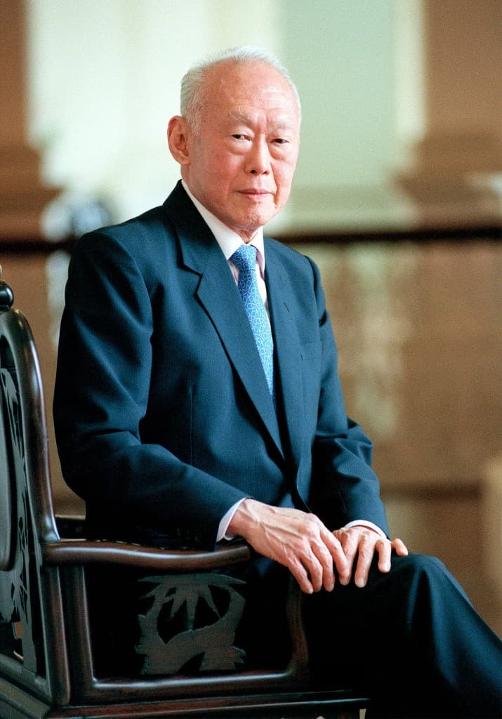 Formal portrait of Lee Kuan Yew